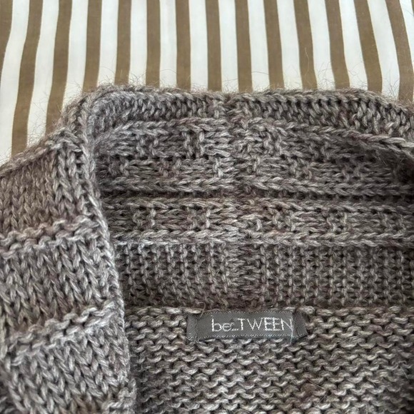 VINTAGE RUFFLE CARDIGAN - Picture 5 of 6